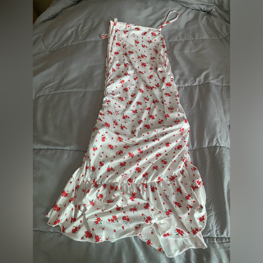 WHITE & RED SUMMER DRESS ❤️🤍 - Picture 7 of 7